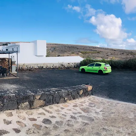 Alegria In The Beautiful Village Of Mozaga, Lanzarote Apartment